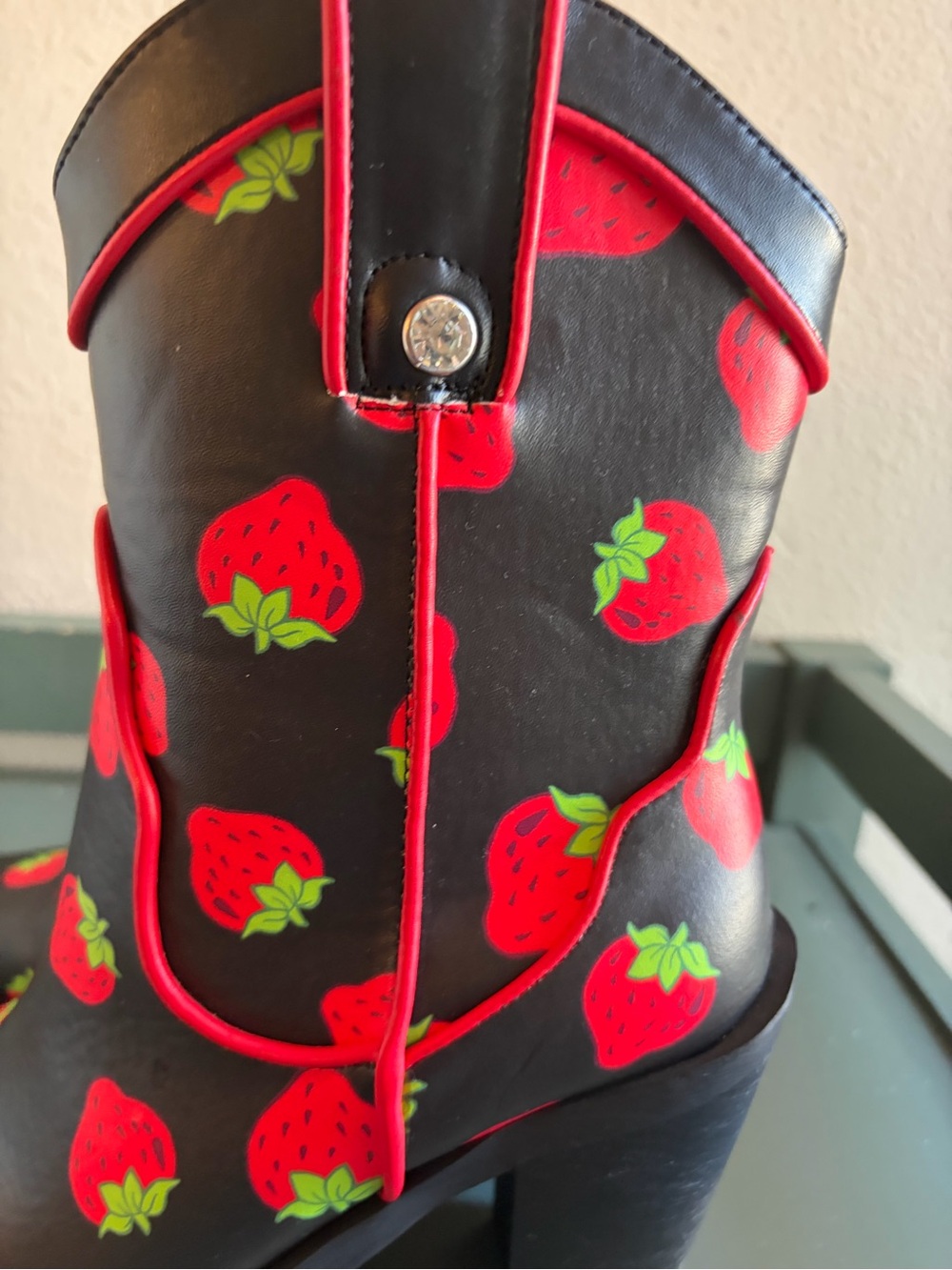 Dolls Kill x Strawberry Shortcake Black Meadow Greeting Cowboy Boots Size 8 - Picture 4 of 8